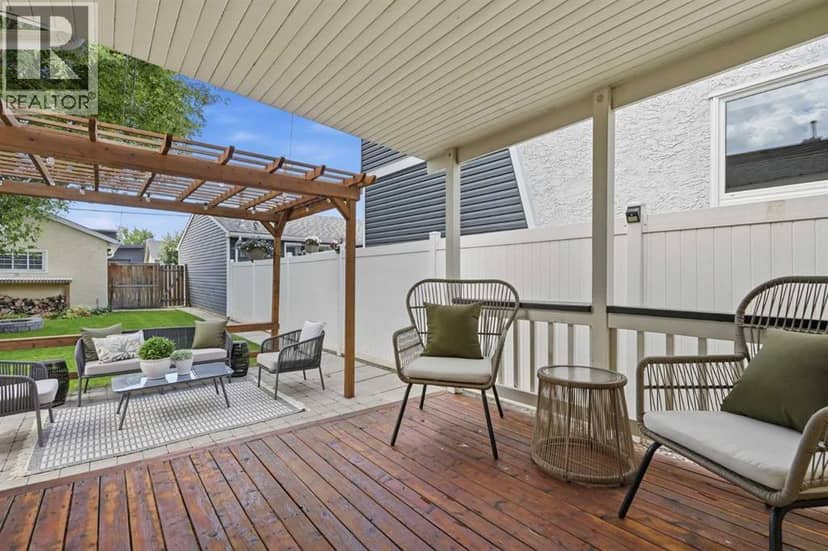 121 15 Street NW — photo 20 of 37