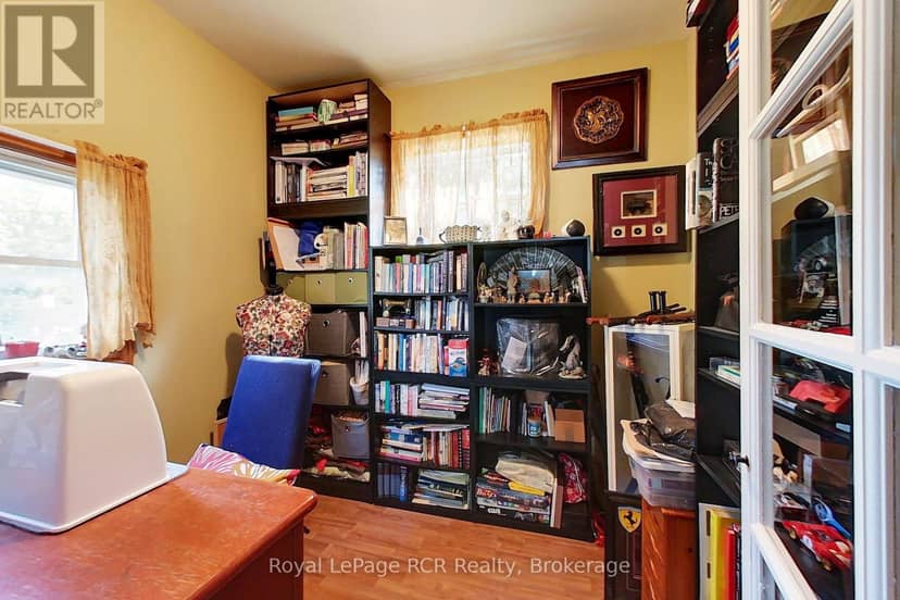 11 Gordon Street E — photo 20 of 33