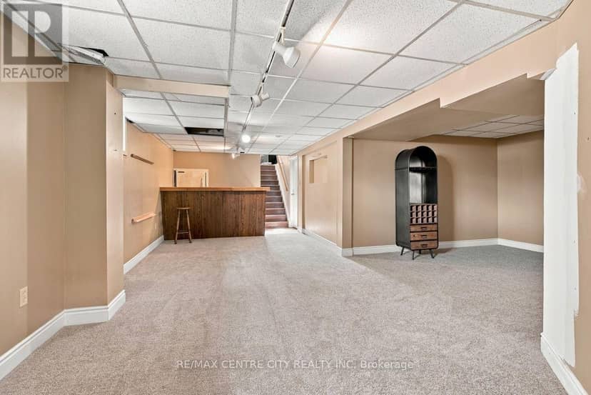 4564 East Road E — photo 28 of 40