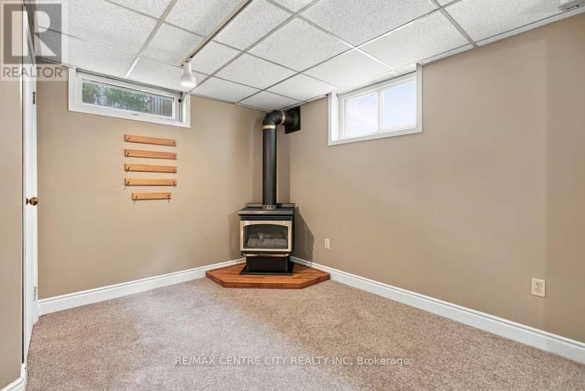 4564 East Road E — photo 31 of 40