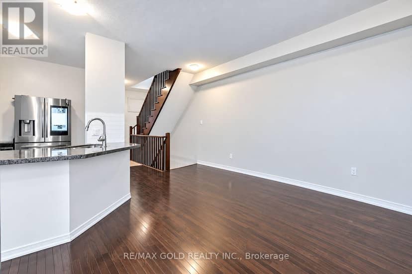78 Honeyview Trail, Brampton, photo 2
