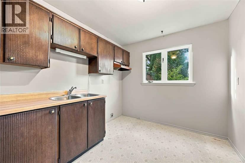 51 Maplestone AVENUE — photo 11 of 28