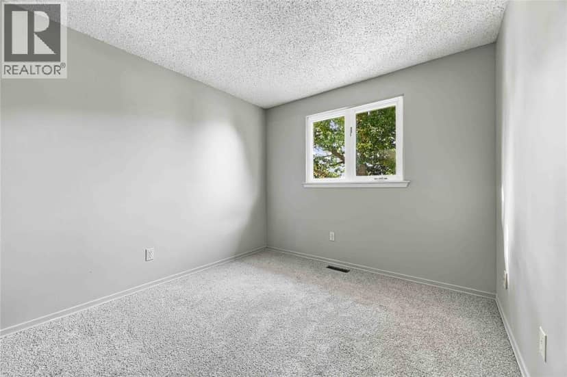 51 Maplestone AVENUE — photo 13 of 28