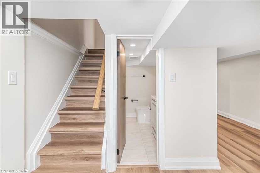 250 ROSSLYN Avenue N — photo 34 of 40