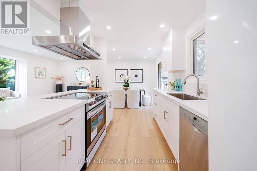 3148 Bentworth Drive — photo 11 of 40