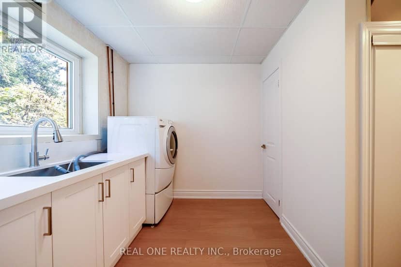 3148 Bentworth Drive — photo 34 of 40