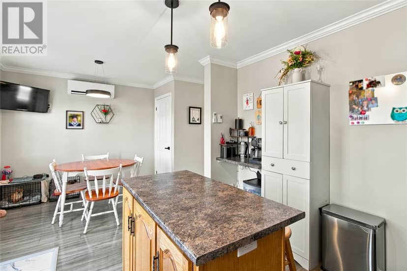 64 Sprucedale Drive — photo 9 of 28