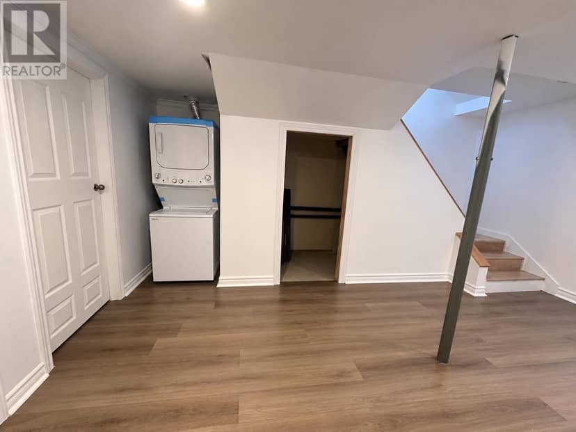 84 Windsor Drive — photo 18 of 19