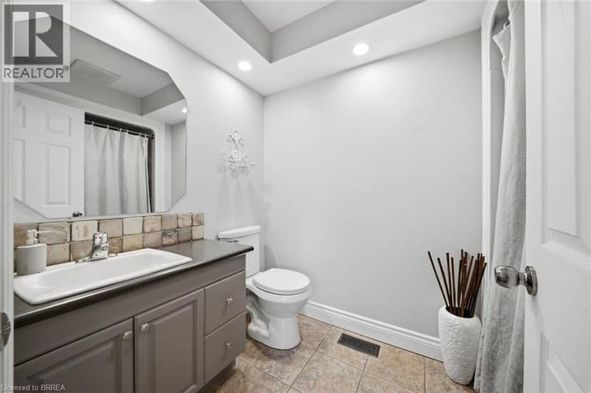 62 DONEGAL Drive — photo 16 of 37