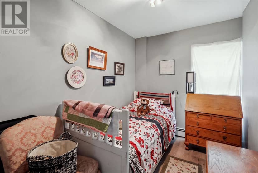 509 Douglas ST — photo 27 of 37