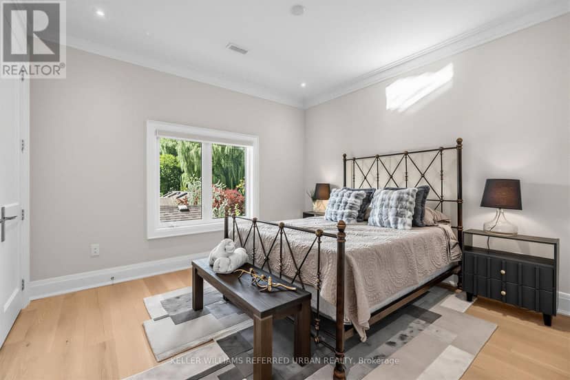130 Upper Canada Drive — photo 28 of 40