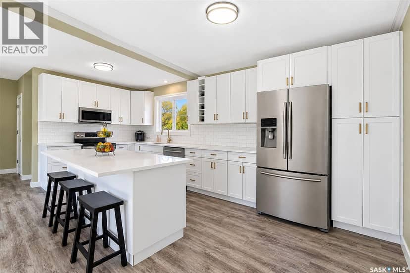 123 2nd AVENUE E — photo 13 of 40