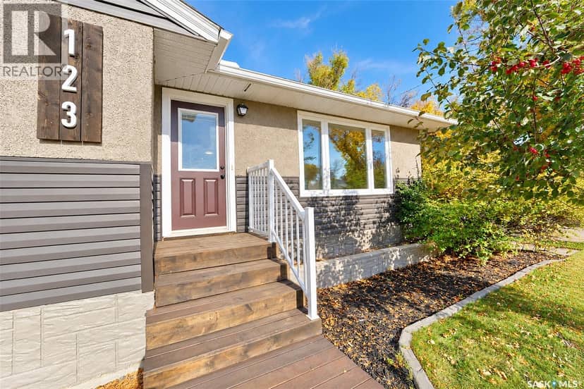 123 2nd AVENUE E, Rosetown, photo 2