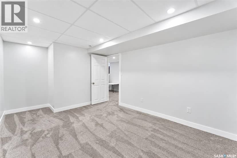 123 2nd AVENUE E — photo 39 of 40