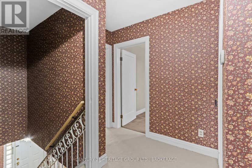 187 College Street — photo 22 of 40