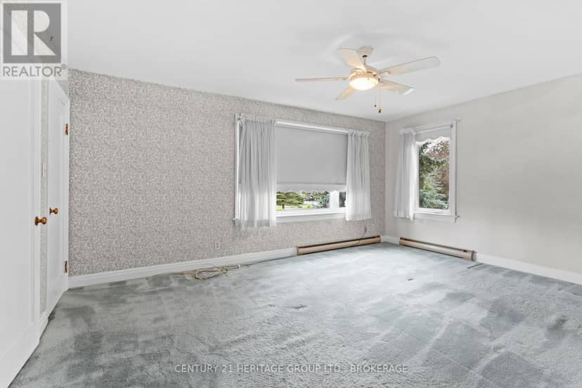187 College Street — photo 23 of 40