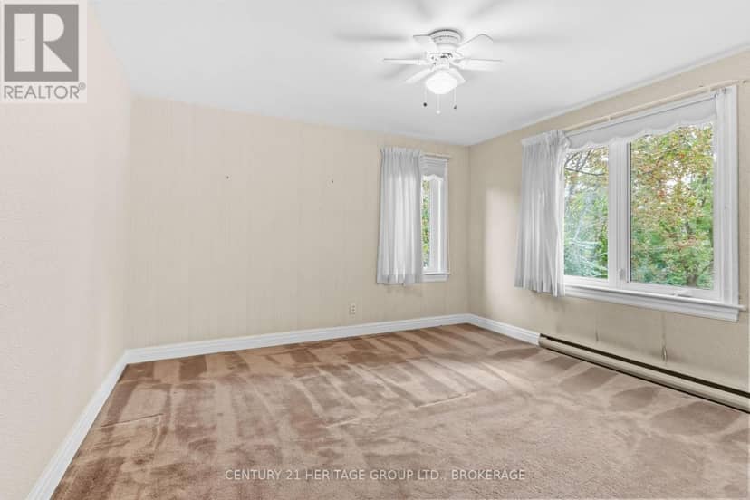 187 College Street — photo 25 of 40