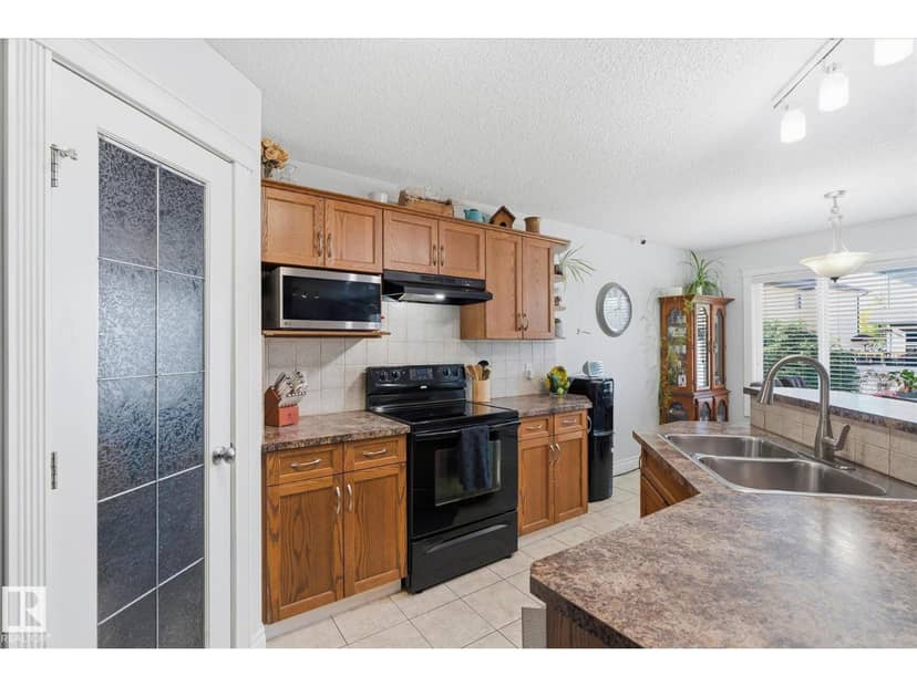 70 Greenfield Wy — photo 11 of 40