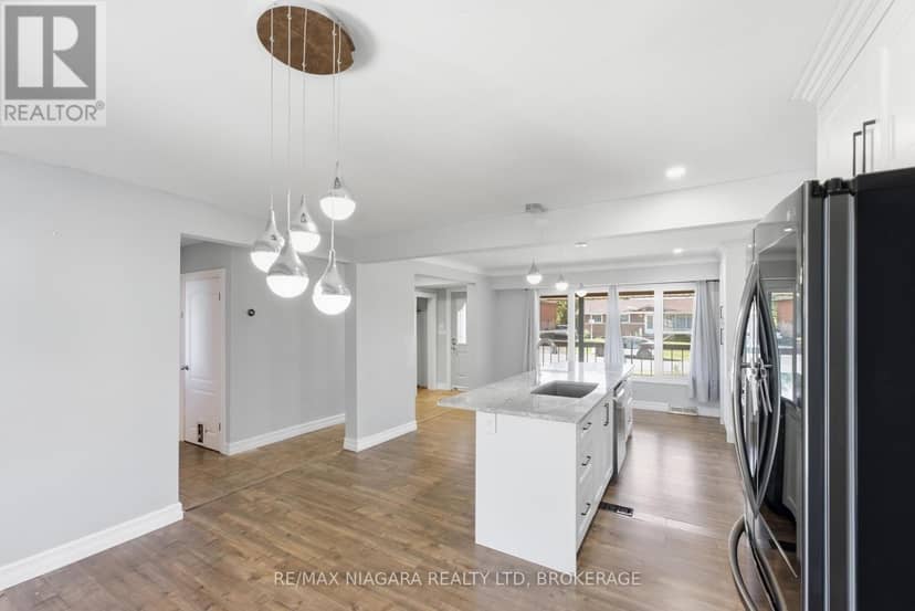 163 Champlain Drive — photo 12 of 32