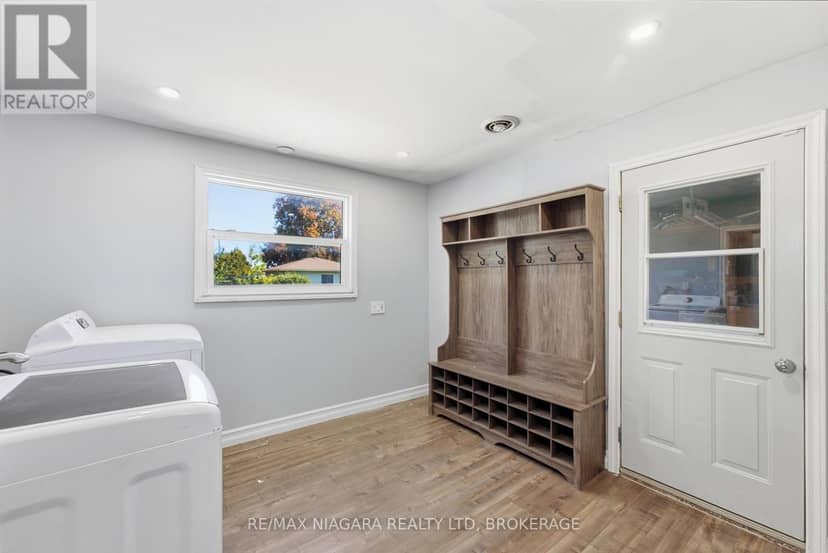 163 Champlain Drive — photo 13 of 32