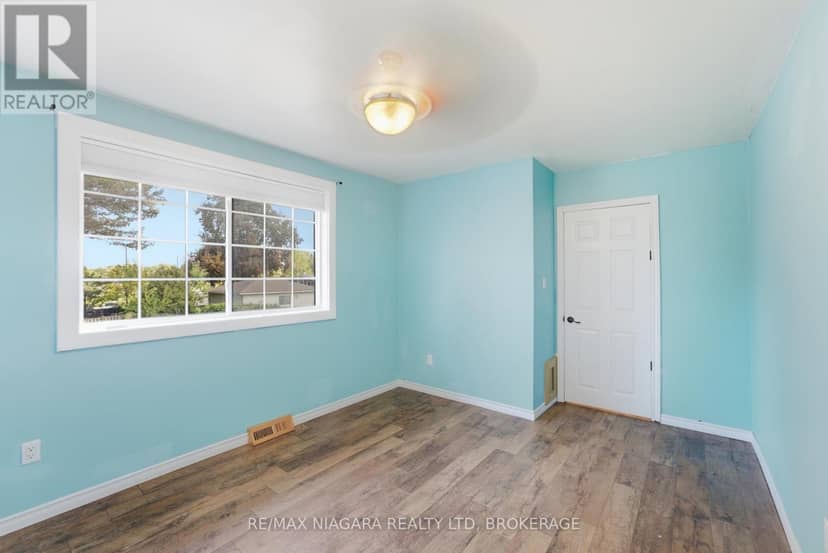 163 Champlain Drive — photo 19 of 32