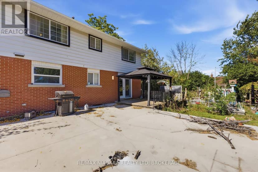 163 Champlain Drive — photo 30 of 32