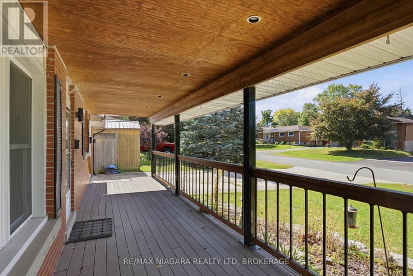 163 Champlain Drive — photo 4 of 32