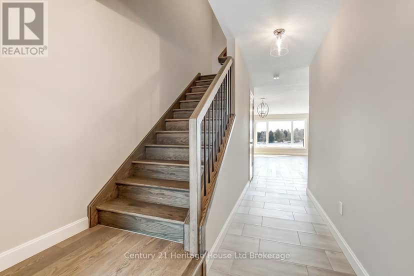 319 Anderson Street, South-West Oxford, photo 3