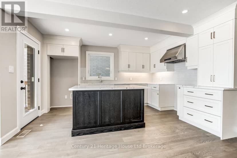 319 Anderson Street, South-West Oxford, photo 8