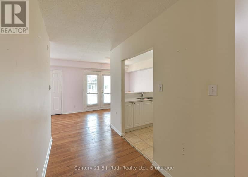 Unit 201 - 115 Bond Street — photo 11 of 32