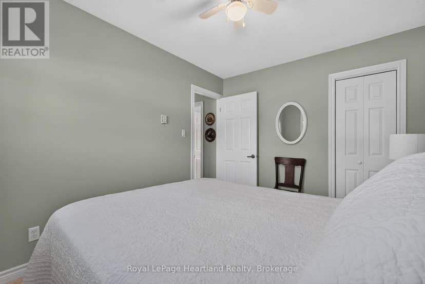 9 Sherwood Crescent — photo 16 of 40