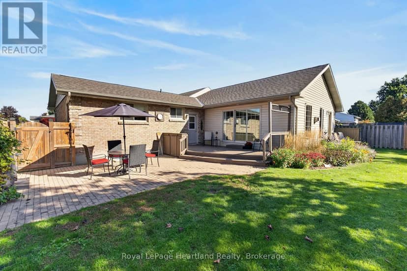 9 Sherwood Crescent — photo 34 of 40