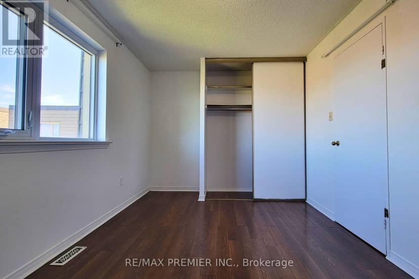 345 - 4005 Don Mills Road — photo 24 of 32