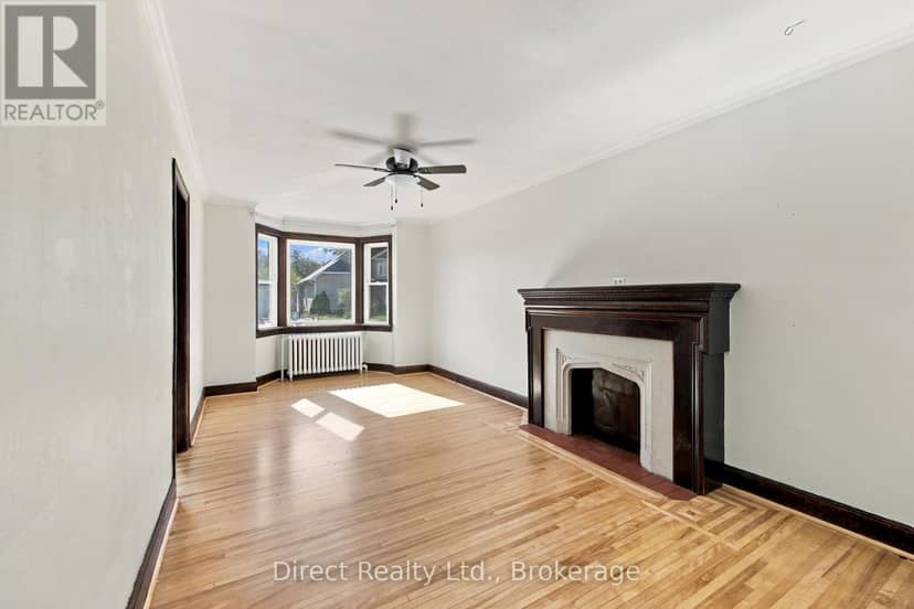 32 Meyers Street — photo 3 of 27