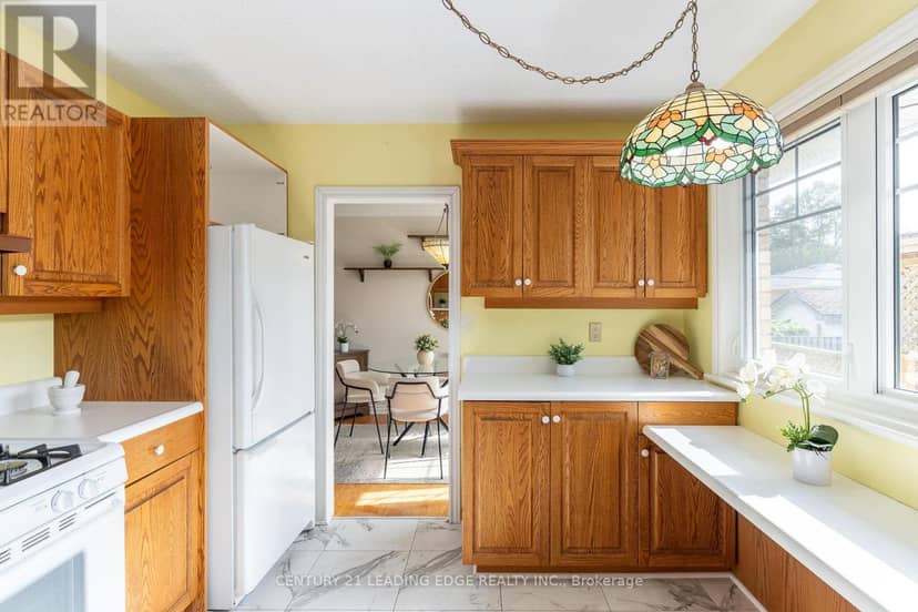 18 Horizon Crescent — photo 13 of 35