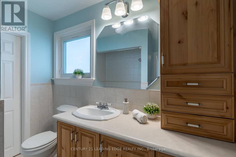 18 Horizon Crescent — photo 21 of 35