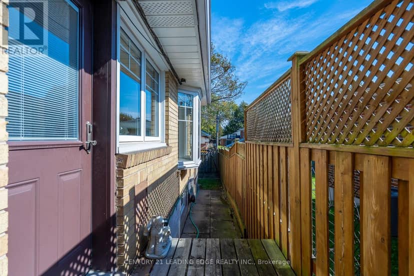 18 Horizon Crescent — photo 31 of 35