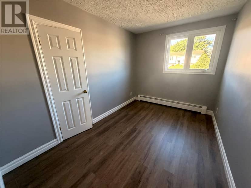 39 Canada Drive — photo 14 of 30