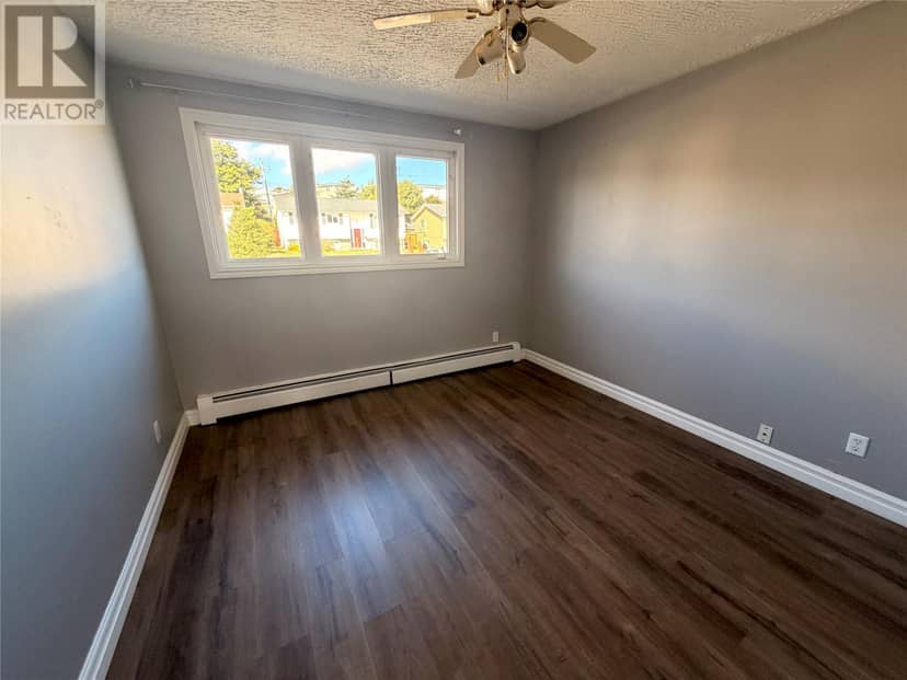39 Canada Drive — photo 15 of 30