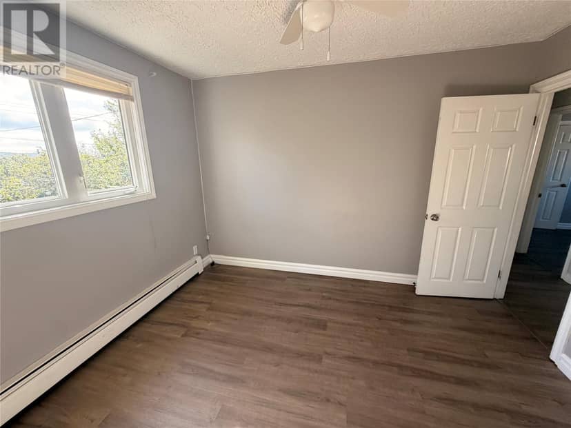 39 Canada Drive — photo 17 of 30