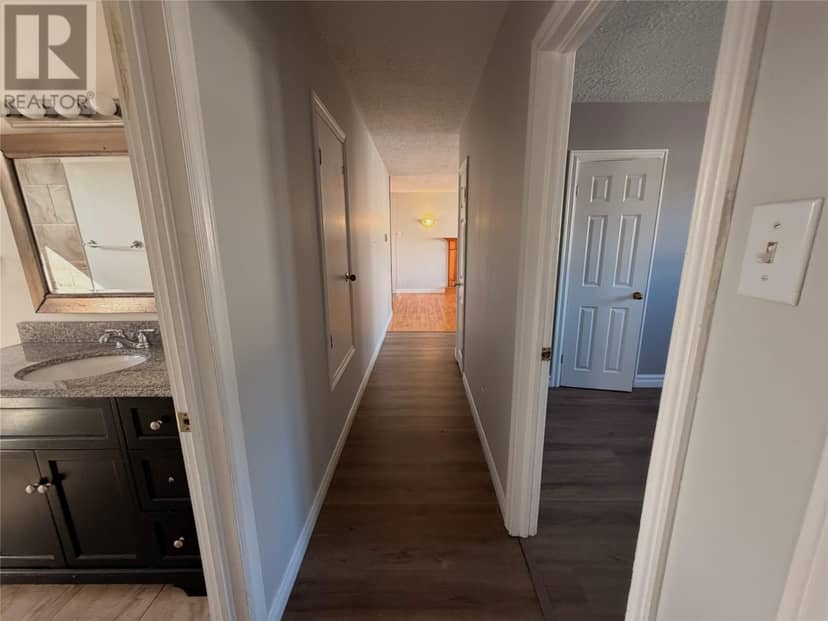 39 Canada Drive — photo 18 of 30