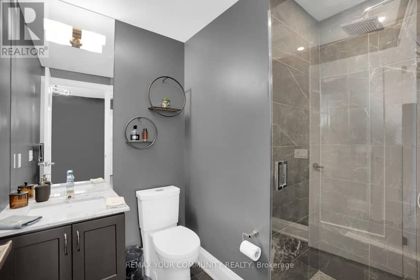 523 - 9085 Jane Street — photo 17 of 28