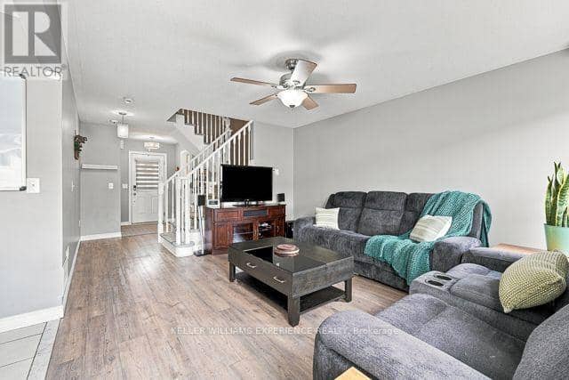 121 - 800 West Ridge Boulevard — photo 10 of 26