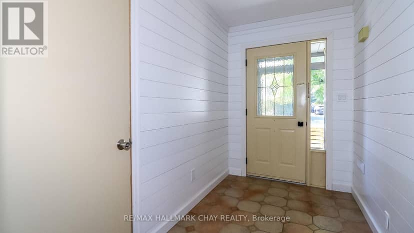 9 Bronte Crescent — photo 14 of 40