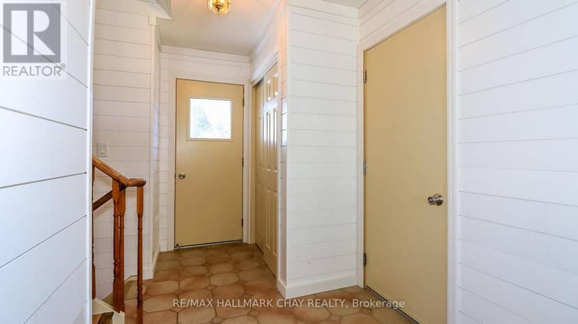 9 Bronte Crescent — photo 15 of 40