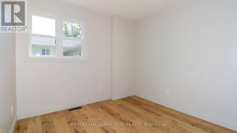 9 Bronte Crescent — photo 28 of 40