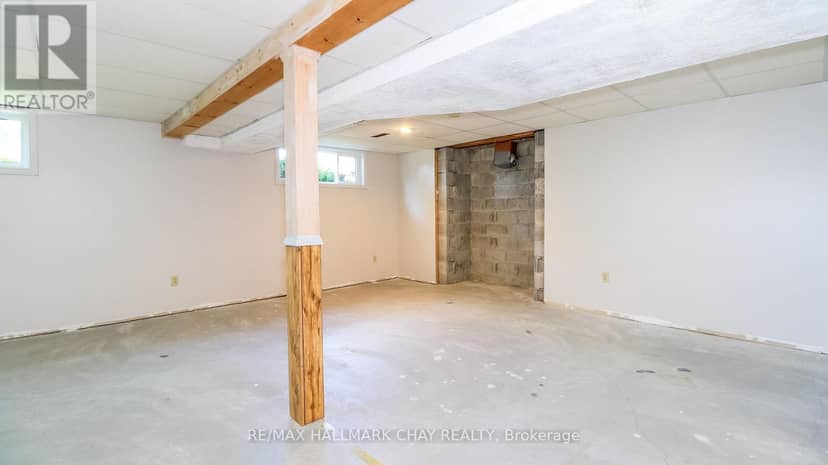 9 Bronte Crescent — photo 35 of 40