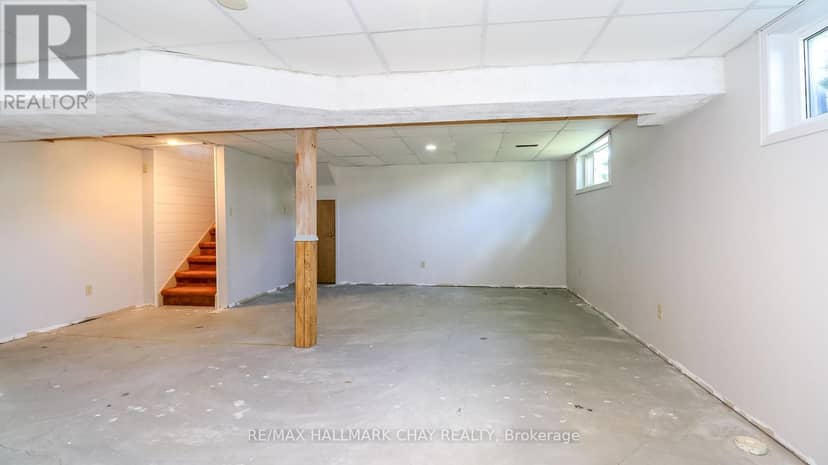 9 Bronte Crescent — photo 37 of 40