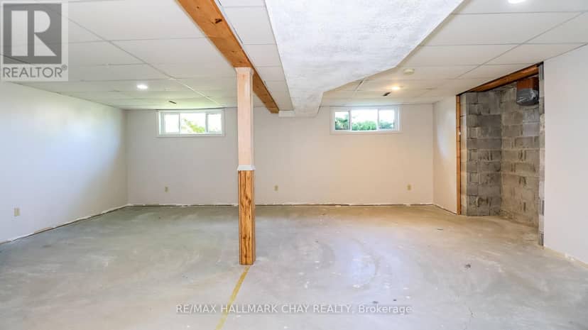 9 Bronte Crescent — photo 40 of 40