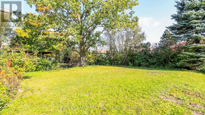 9 Bronte Crescent — photo 9 of 40